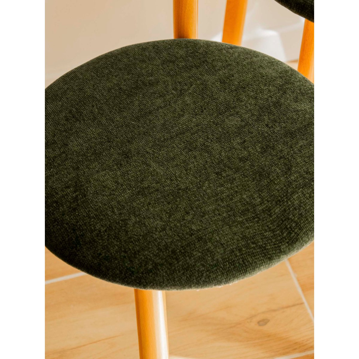 Lot de 4 chaises aux lignes épurées Alma N°1866 - Bon état vert, DEBONGOUT