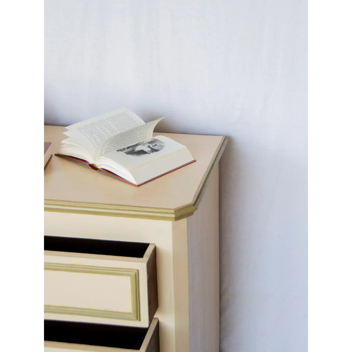 Commode en bois Garance N°533 - Bon état crème, DEBONGOUT