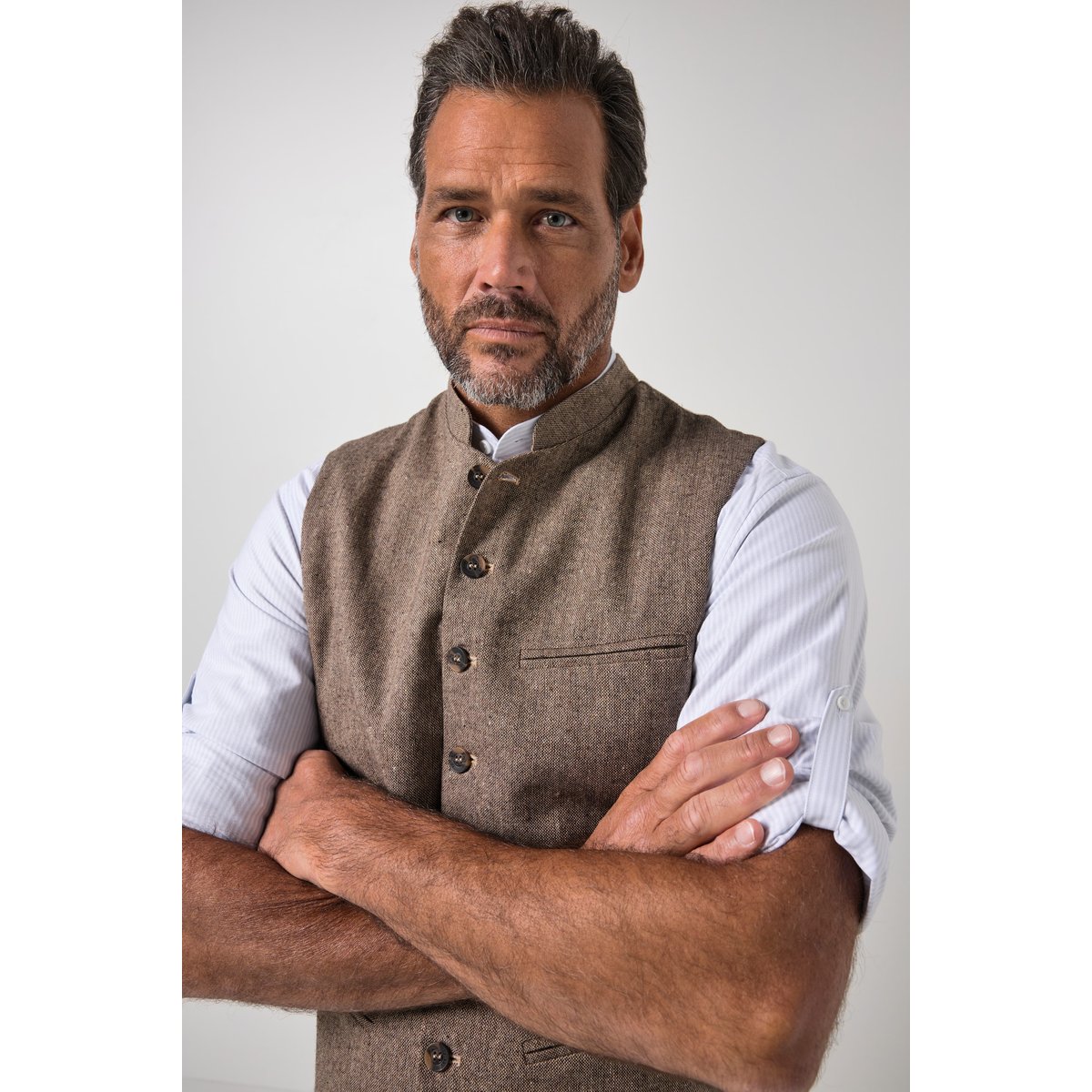 Gilet s'inspirant des costumes traditionnels beige, JP1880