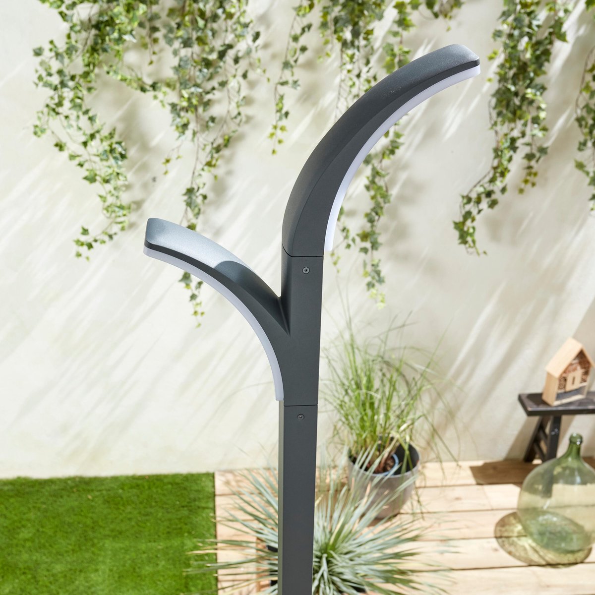 Lampadaire LED en aluminium, LAKKO gris / argent, INSPIRE