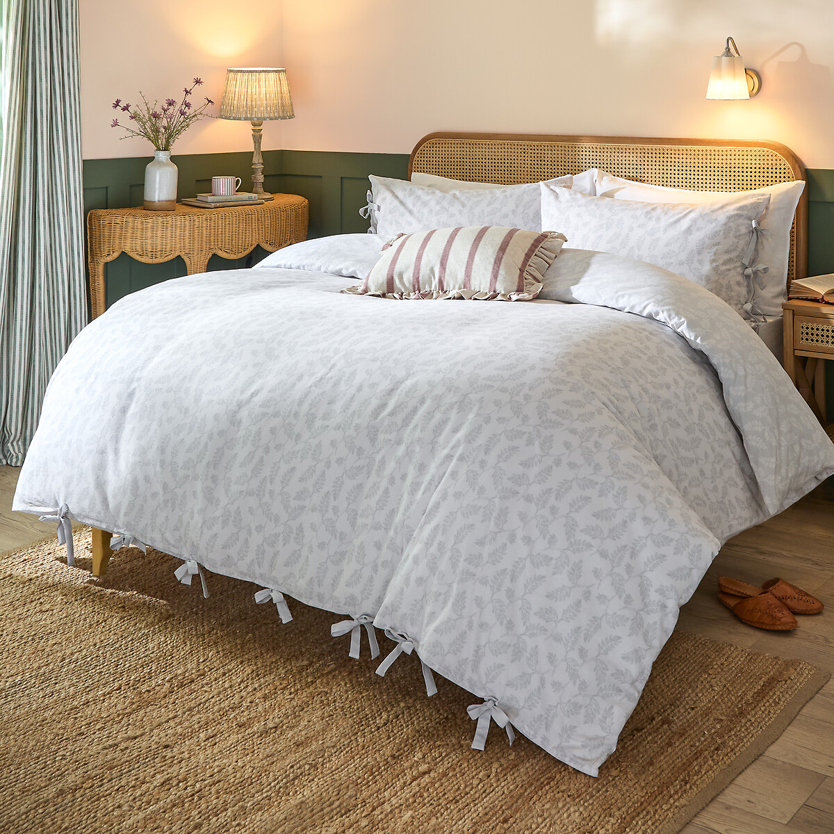 Nature Chloe Printed Reversible Duvet Cover and Pillowcase Set white, WYLDER