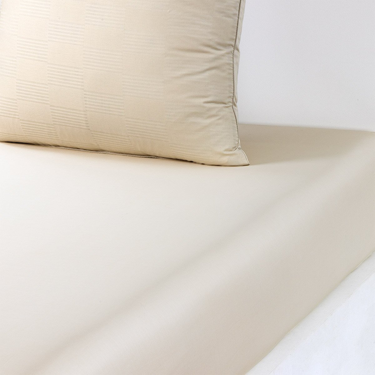 Drap housse en satin de coton blanc, DAMIER lune, DESFORGES