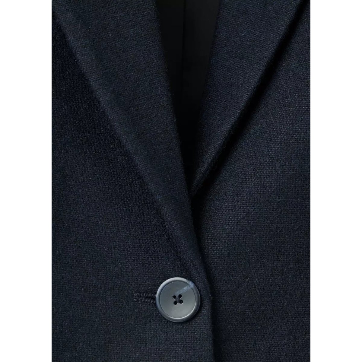 Blazer peplum à poches bleu marine foncé, MANGO