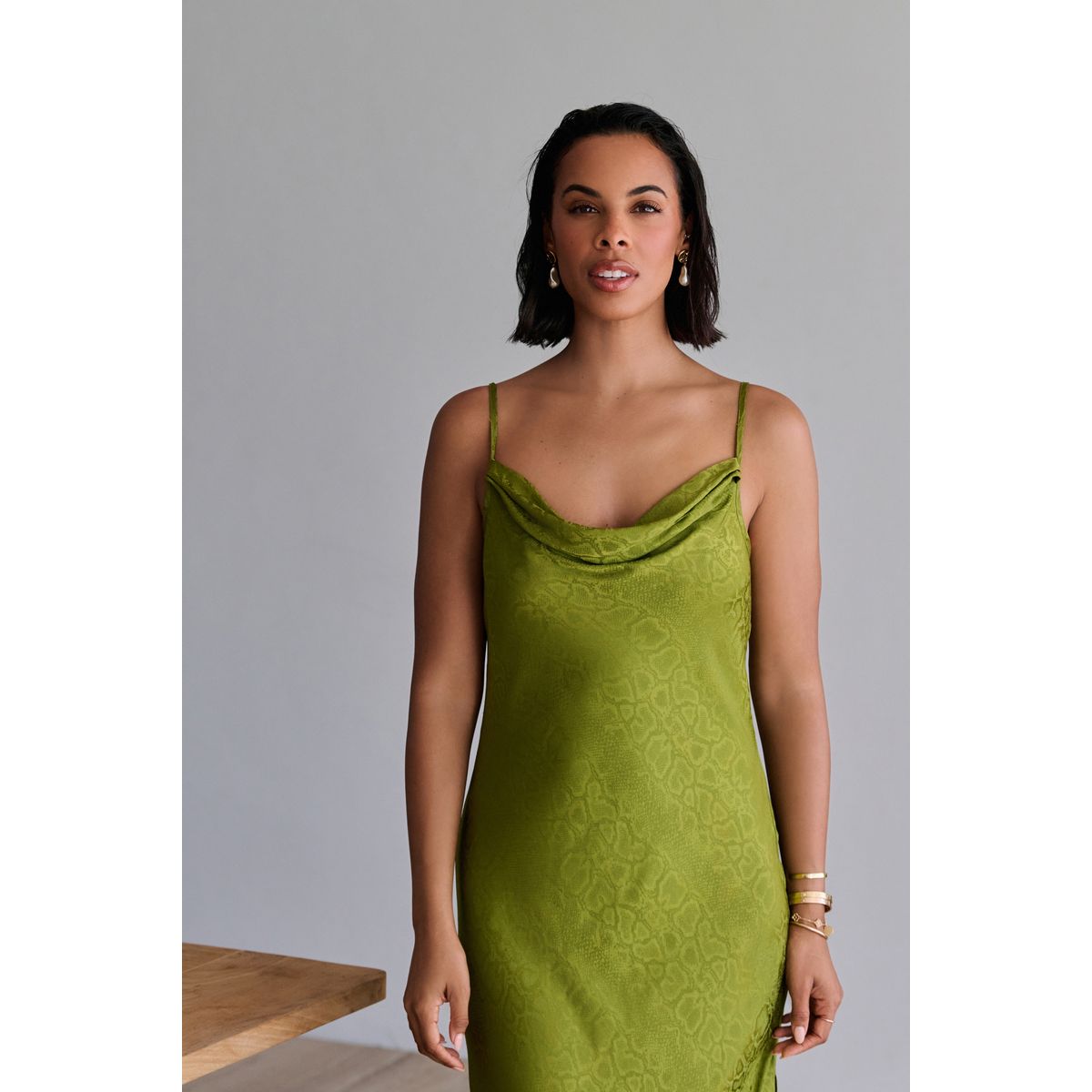 Robe mi-longue en jacquard à col bénitier vert, NEXT
