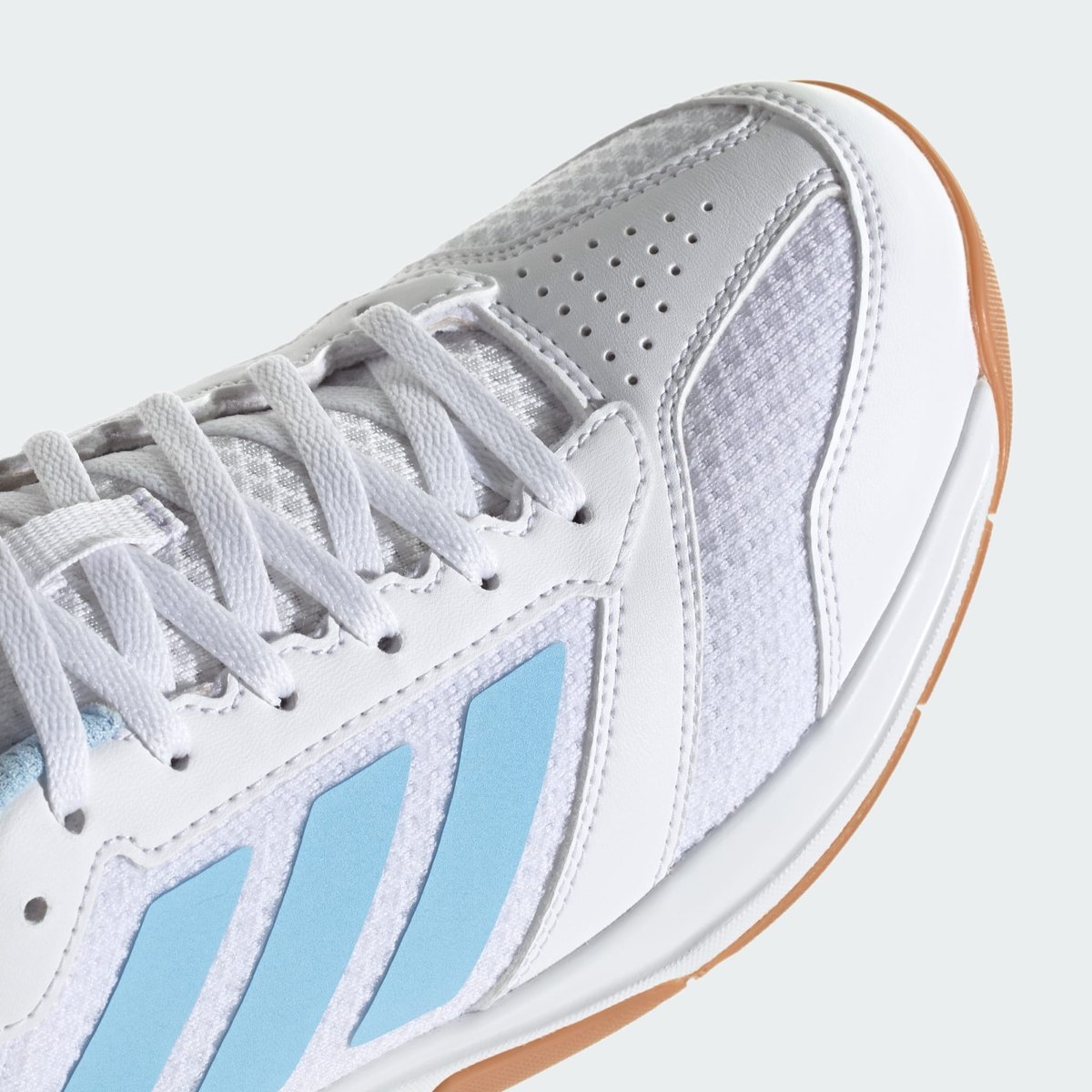 Chaussure Ligra 8 Indoor Chaussure Ligra 8 Indoor cloud white / clear sky / gold metallic, adidas Performance