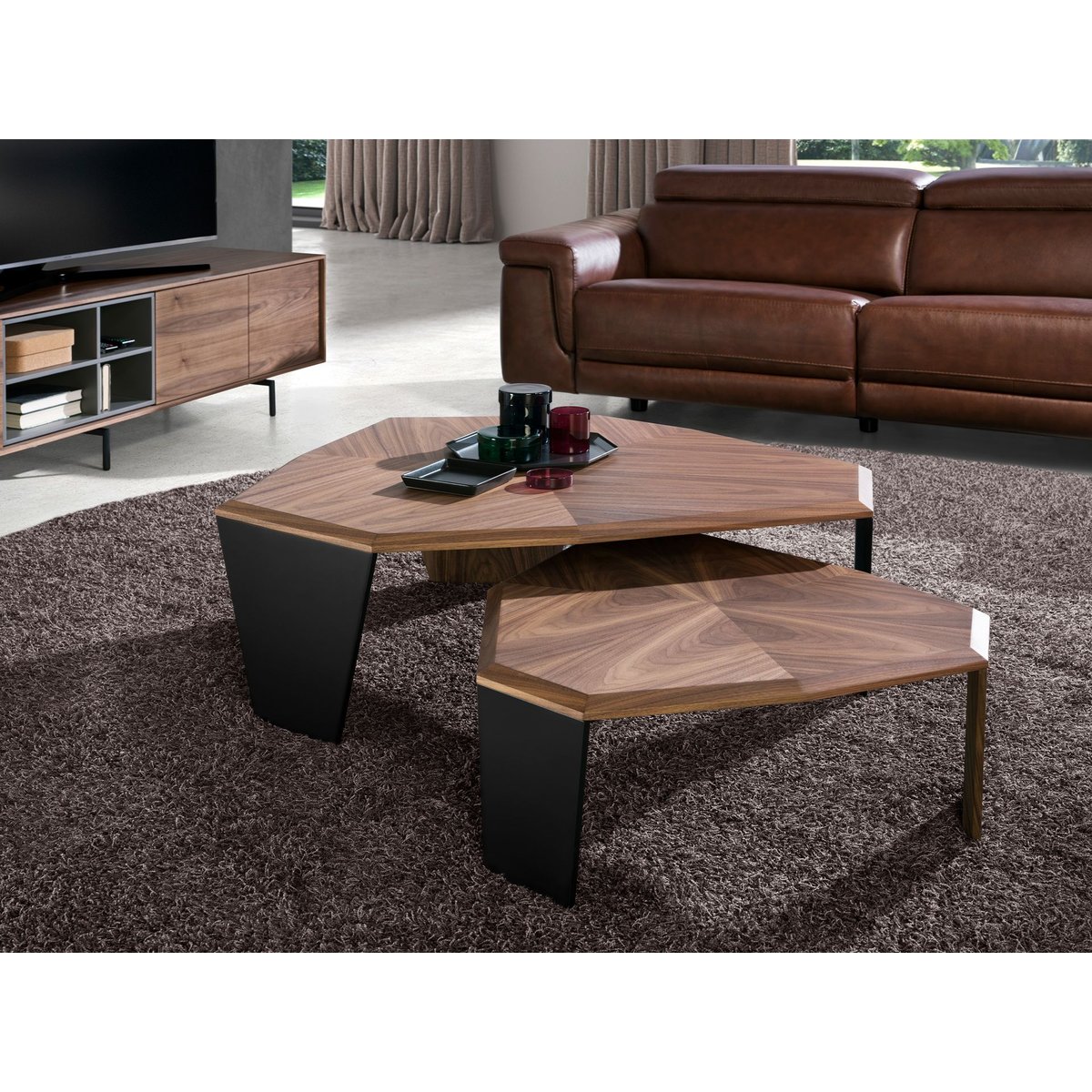 Table basse asymétrique en noyer et pvc noir noyer | noir, ANGEL CERDA