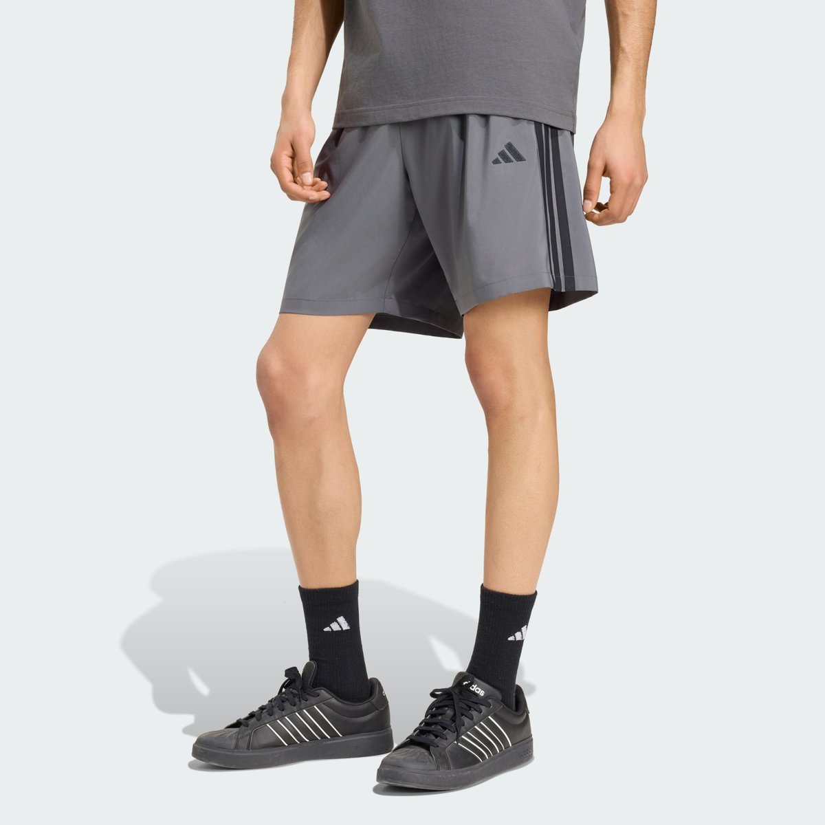 Short En Toile 3 Bandes Chelsea Lite Essentials Short En Toile 3 Bandes Chelsea Lite Essentials grey five / black, ADIDAS SPORTSWEAR