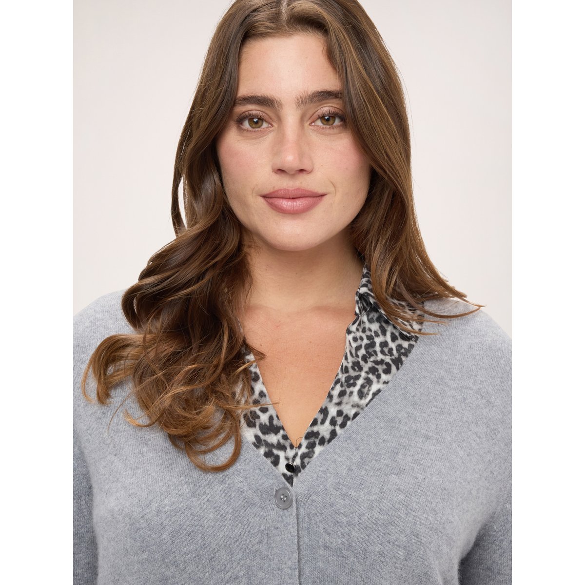 Cardigan gris, FIORELLA RUBINO