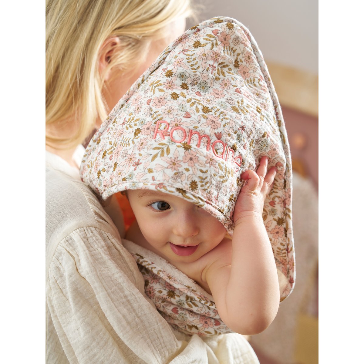 Cape de bain gaze de coton + gant de toilette FLORA blanc imprimé, VERTBAUDET