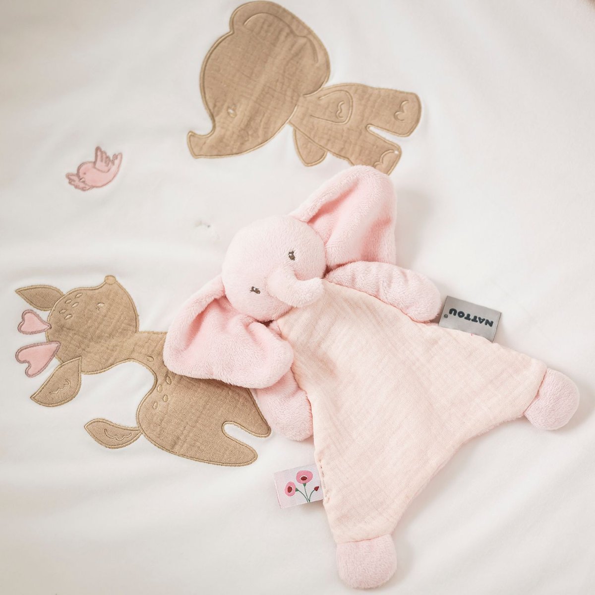 Couverture blanc, beige, rose, NATTOU