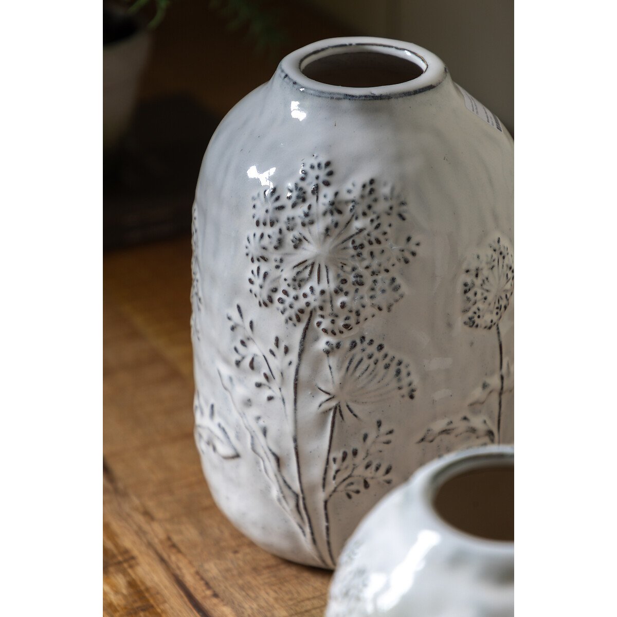 Meadow 20cm Embossed Ceramic Vase grey, ÉDITÉ