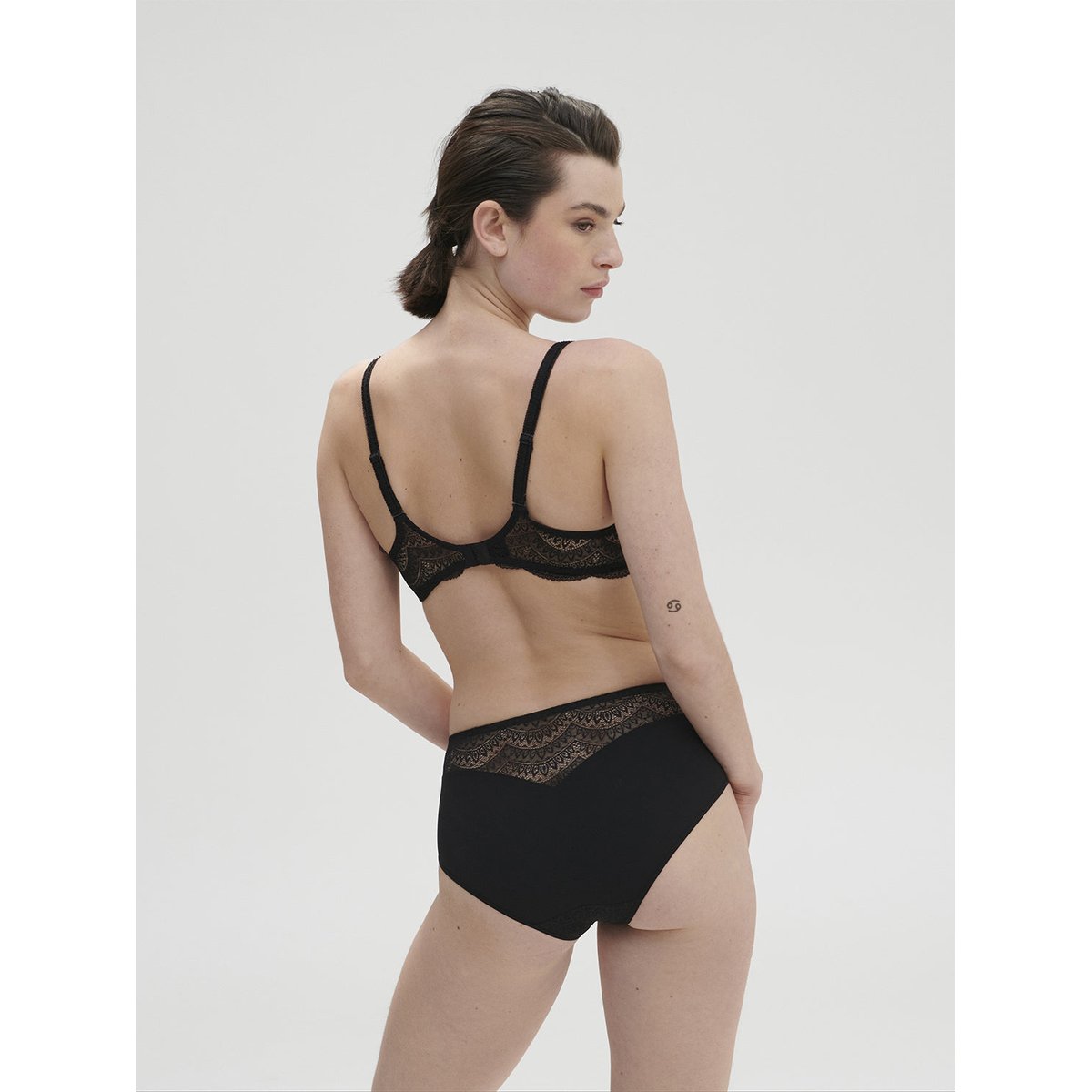 Soutien-gorge avec armatures classique, KARMA noir, SIMONE PERELE