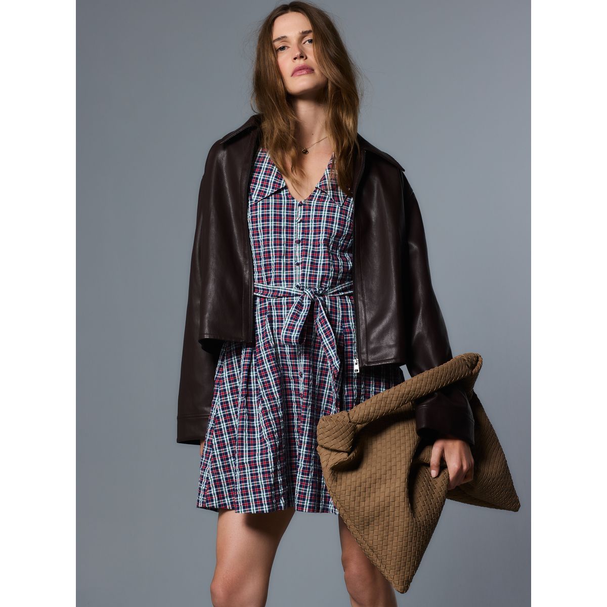 Robe chemise avec col et manches longues bleu marine/rouge à carreaux, NEXT