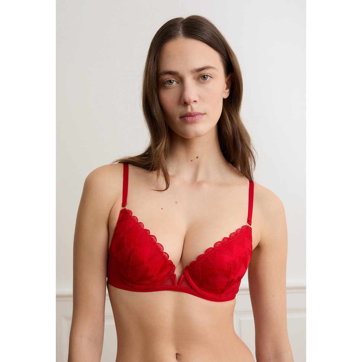Soutien-gorge N.2 - Push-up plongeant à broderie cœurs DESIR rouge, ETAM
