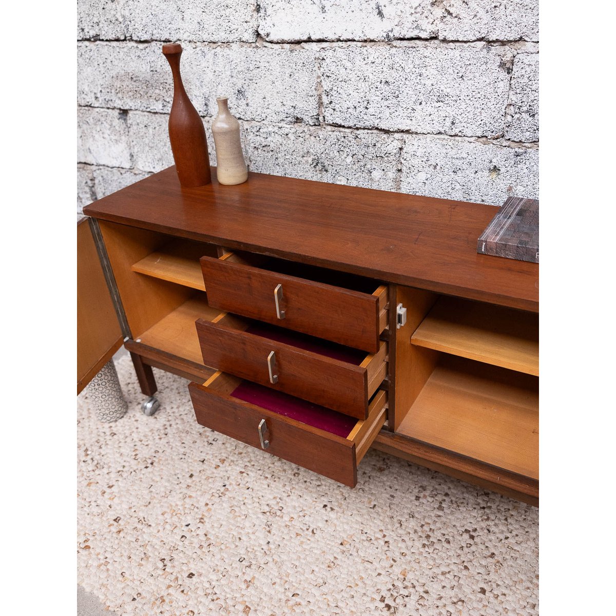 Enfilade sur roulettes Margaret N°721 - Bon état bois foncé, DEBONGOUT
