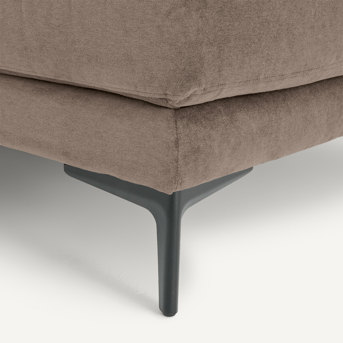 Canapé d'angle en velours stone, MODERNISTE gris moka, EMMANUEL GALLINA X AM.PM