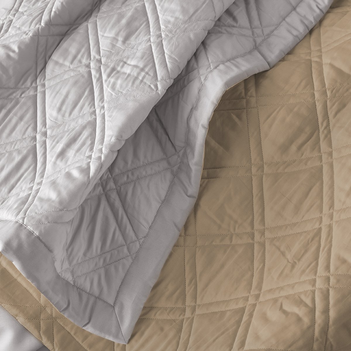 Couvre lit matelassé en satin de coton bio, MERVEILLE beige, ALEXANDRE TURPAULT