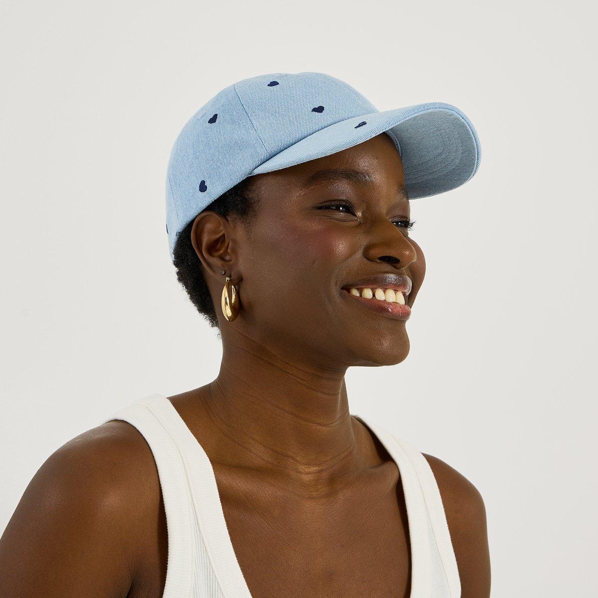 Casquette en jean cœurs brodés bleu, GRAIN DE MALICE