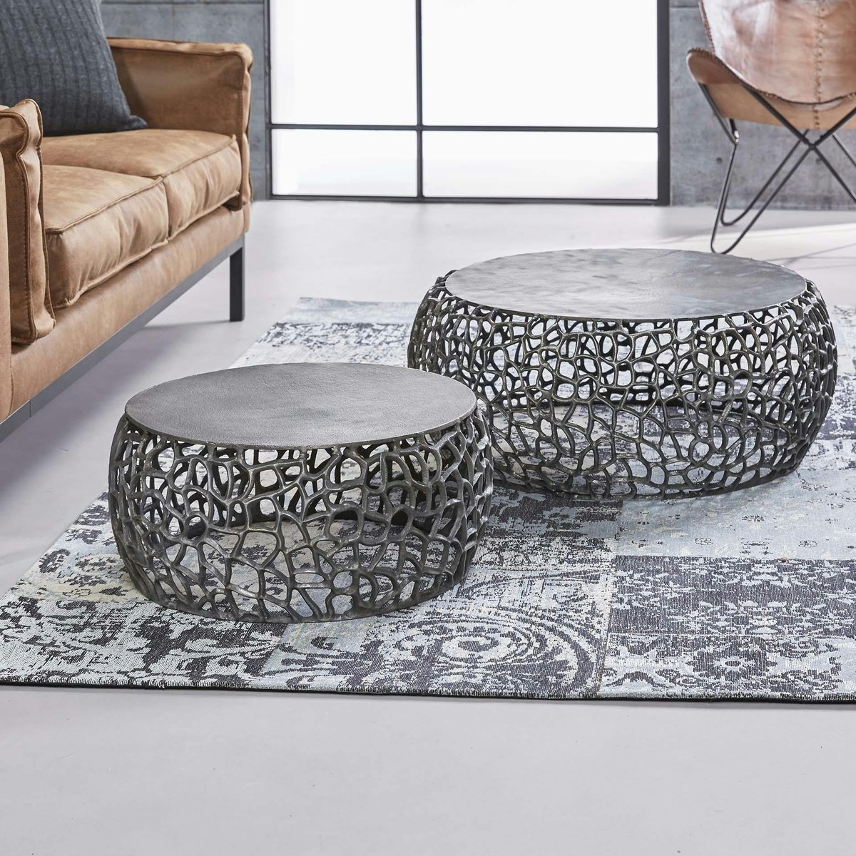 Table basse gigogne ronde style contemporain en métal finition nickel noir motifs ajourés (2 pièces) noir, PIER IMPORT