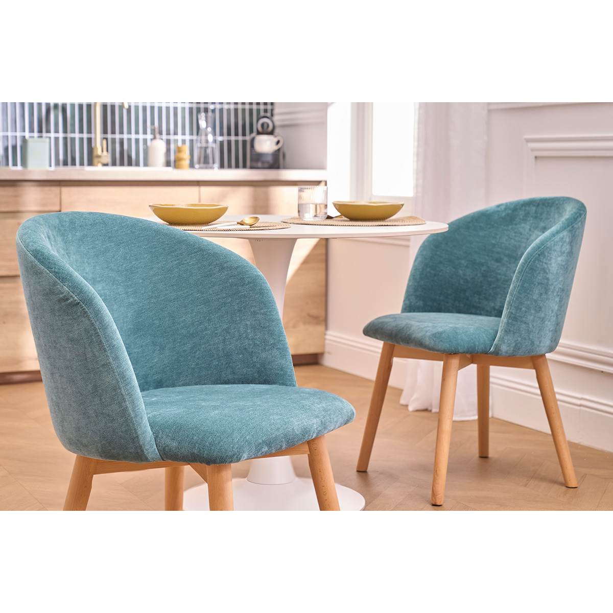 Chaises scandinaves en tissu effet velours et bois clair massif (lot de 2) VANITY bleu canard, MILIBOO