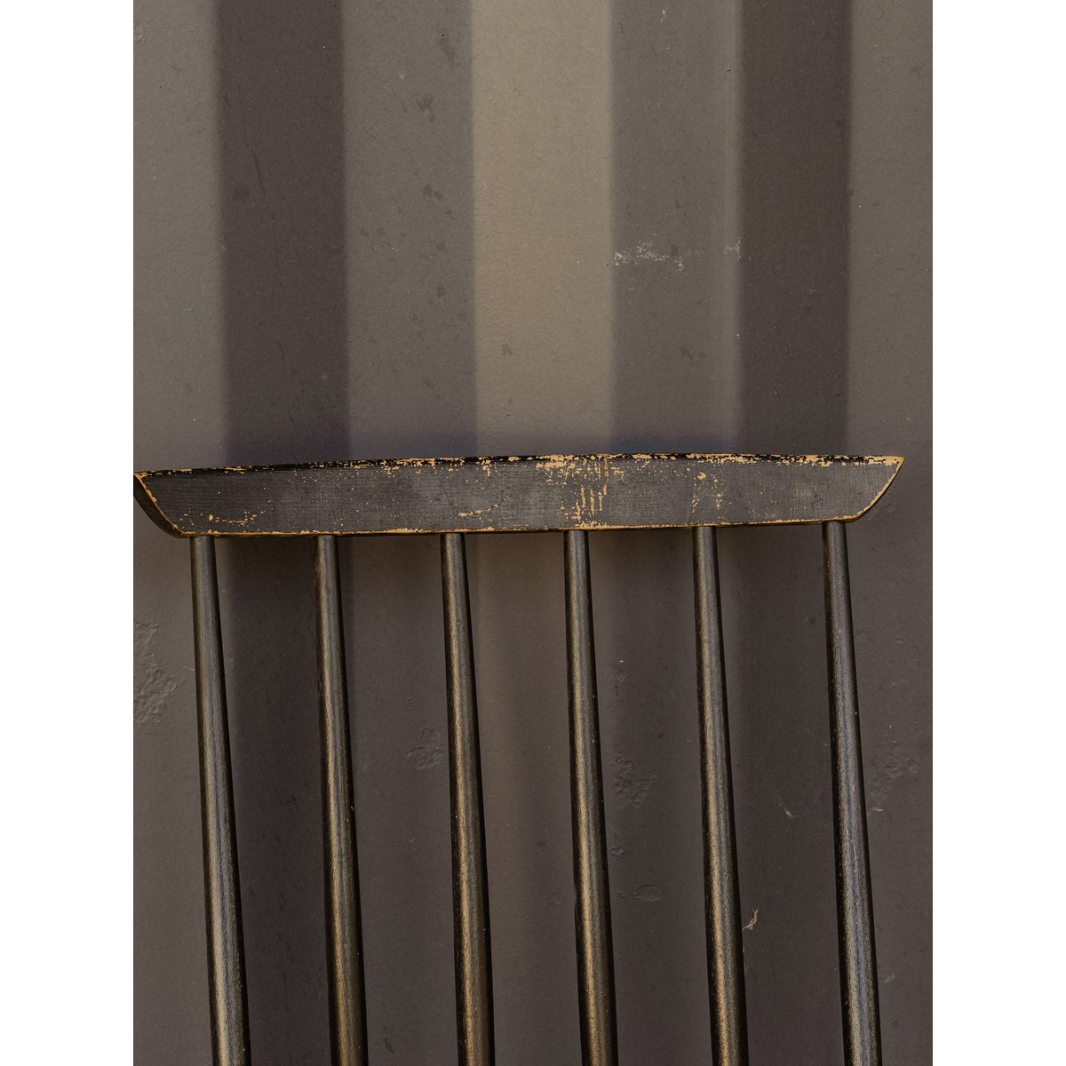 Lot de 6 chaises en bois noir Alma N°1873 - Bon état bois clair, DEBONGOUT