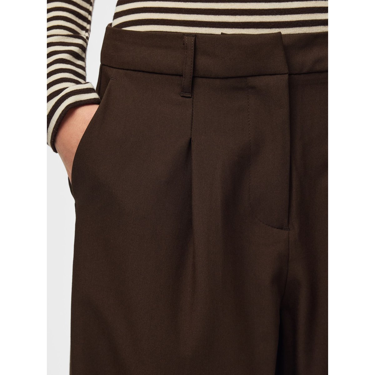 Pantalon hot fudge, PIECES