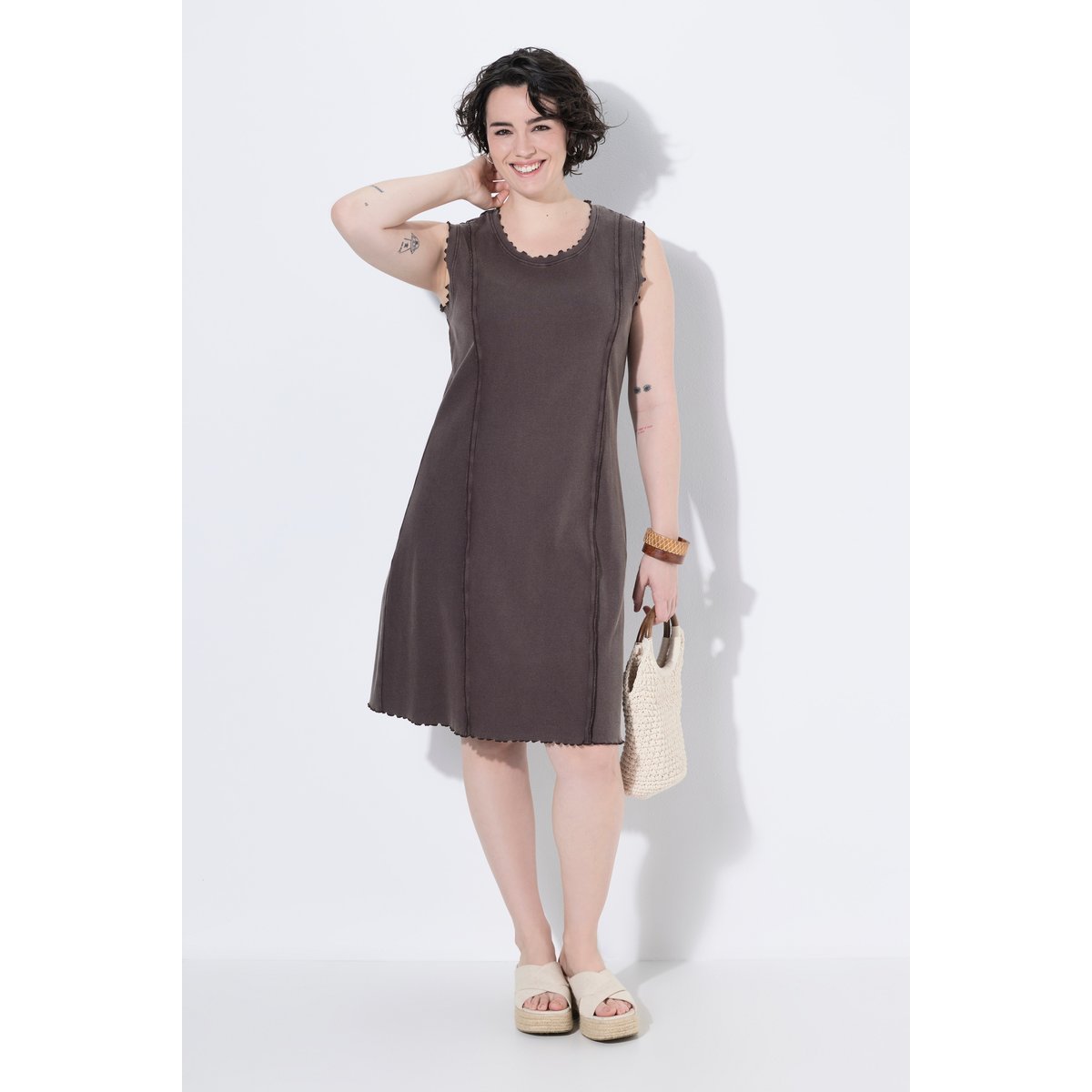 Robe en jersey côtélé, modèle sans manches acajou, ULLA POPKEN
