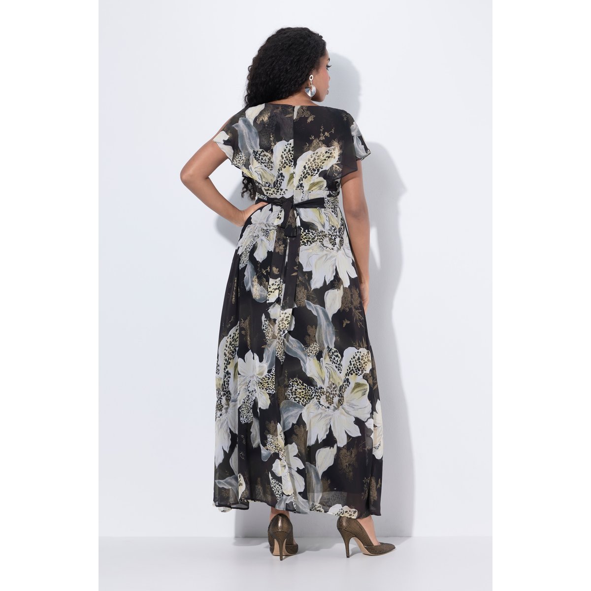 Robe maxi à ceinture. Décolleté V noir, ULLA POPKEN