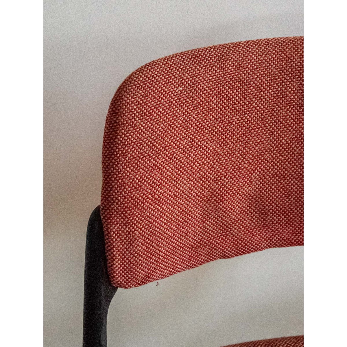Paire de chaises chromées roses Alma N°1238 - Bon état rose, DEBONGOUT