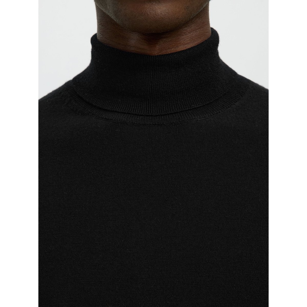 Col Roulé noir - black, SELECTED