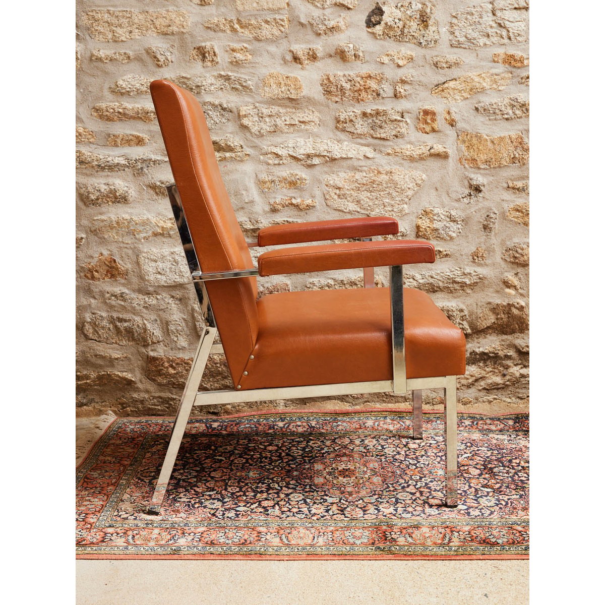 Paire de fauteuils en skaï Jakob N°1188 - Bon état marron, DEBONGOUT