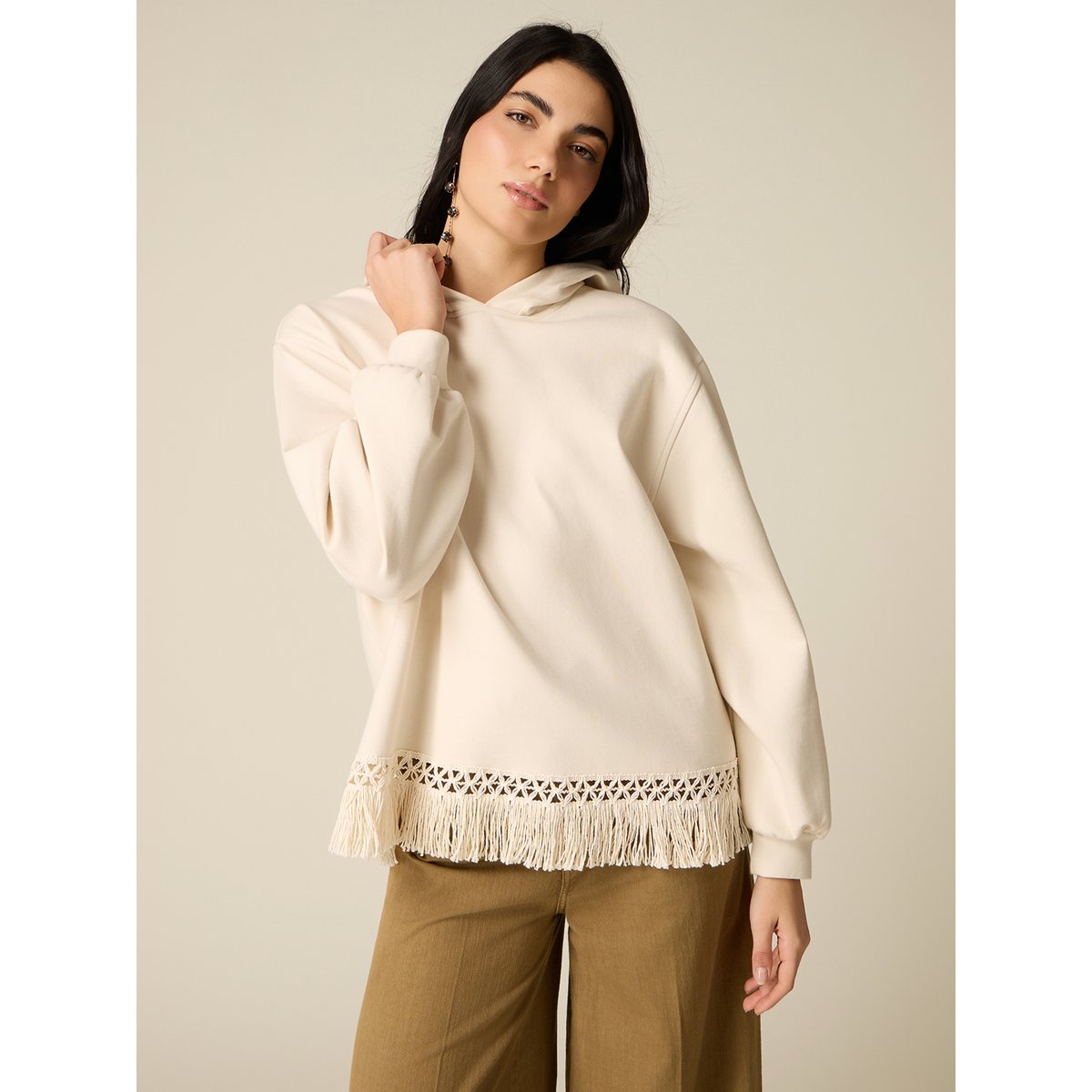 Sweat à capuche et franges beige, OLTRE