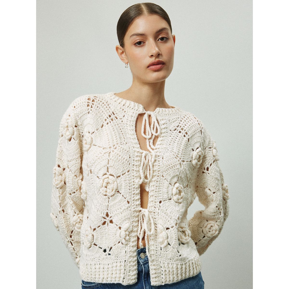Cardigan en maille à fleurs et nœuds devant écru, NEXT