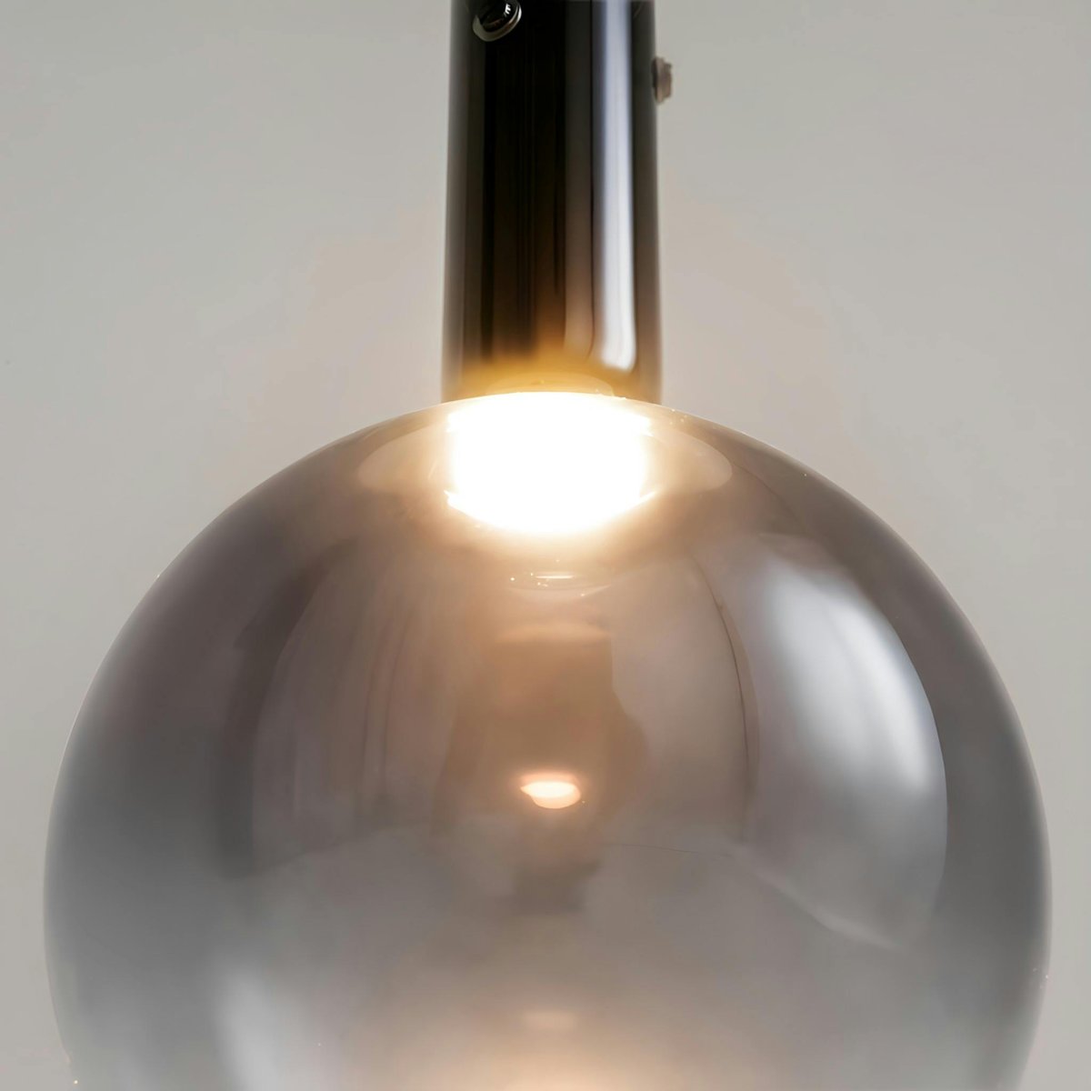 Suspension 1 globe en verre soufflé DELTONA gris, PIER IMPORT