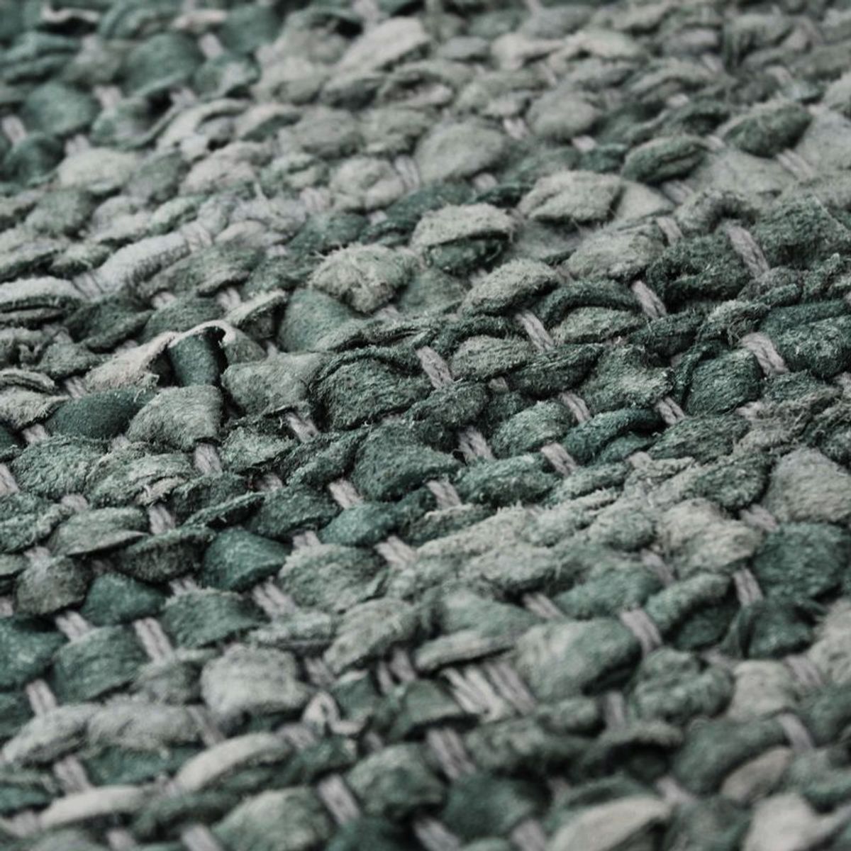 Tapis en cuir tressé gris-bleu, THE DECO FACTORY