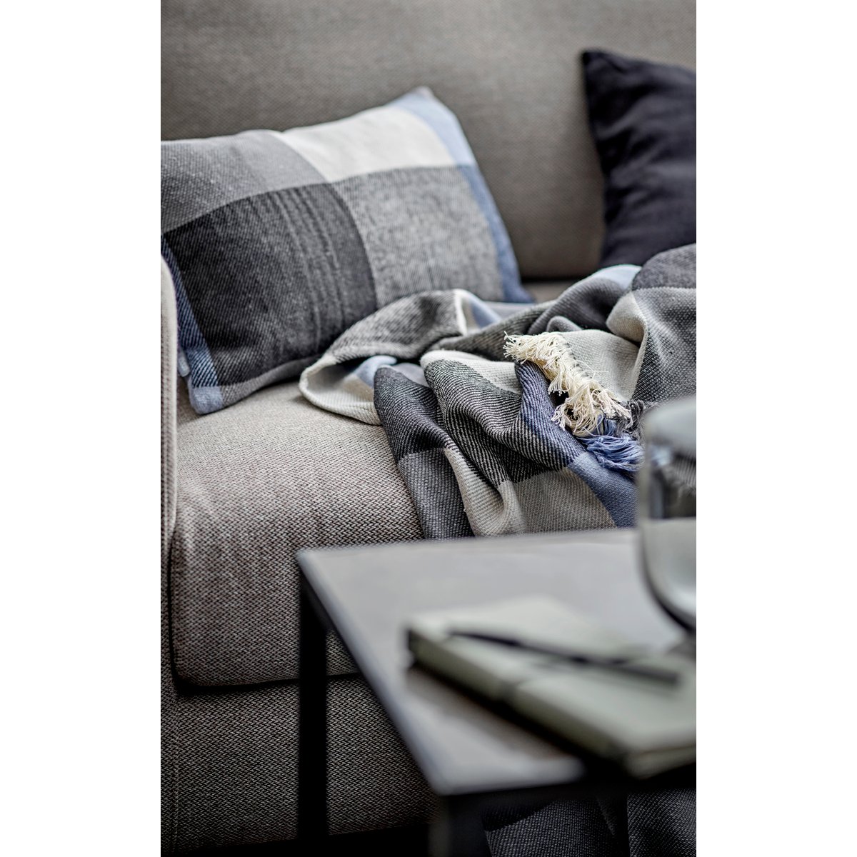 Housse de coussin EMBRACE gris, SÖDAHL