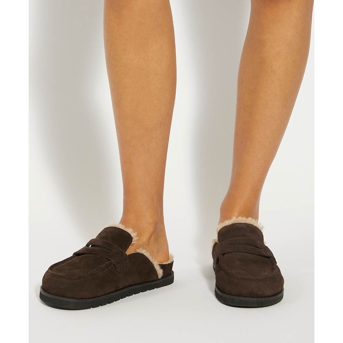 Mocassins mules en daim à arrière ouvert doublés imitation peau de mouton - GOLDY brown-suede, DUNE LONDON