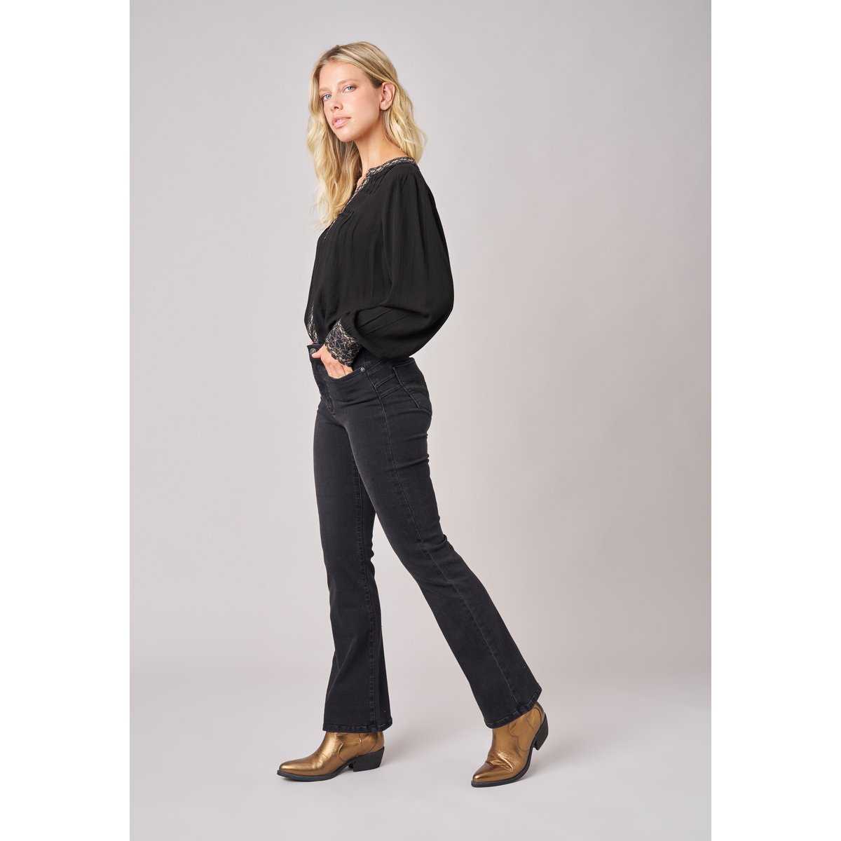 Jean bootcut femme ALICIA black used, DEELUXE