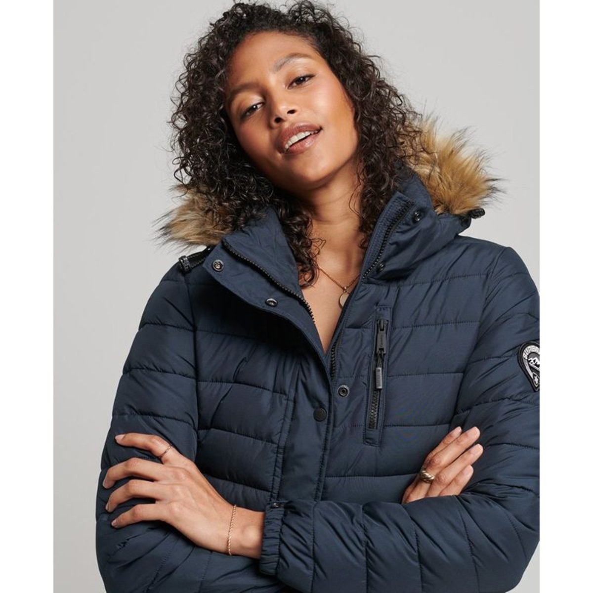 Doudoune longue et légère à capuche avec imitation fourrure bleu marine éclipse, SUPERDRY
