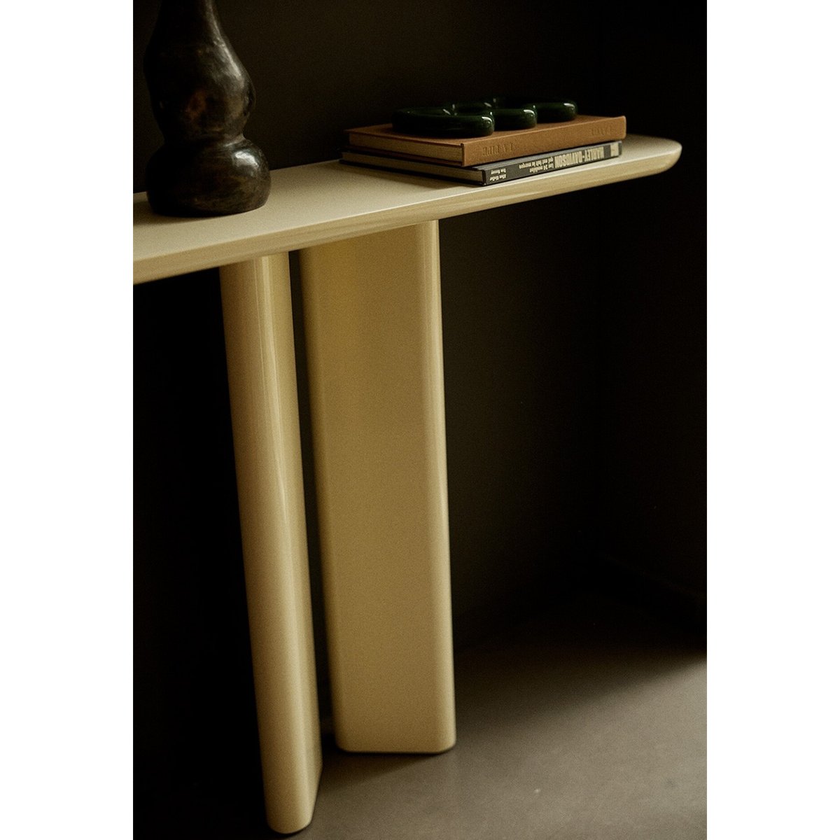 Console en bois laqué, Lou crème, GABRIELLE PARIS