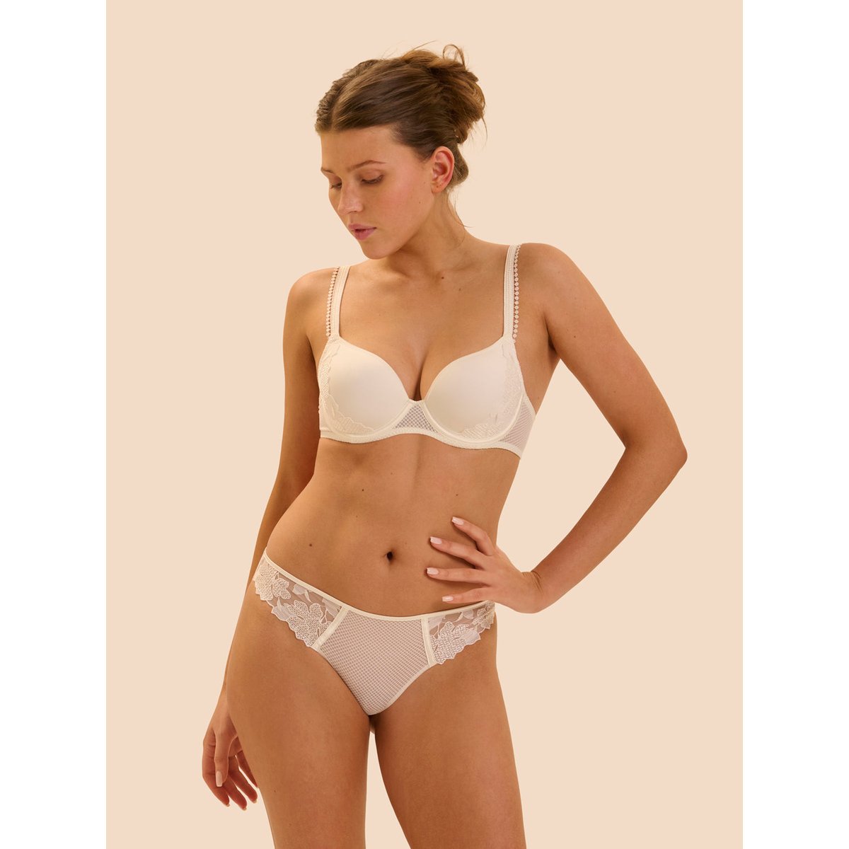 Soutien-gorge emboitant décolleté plongeant, DAHLIA blanc, SIMONE PERELE