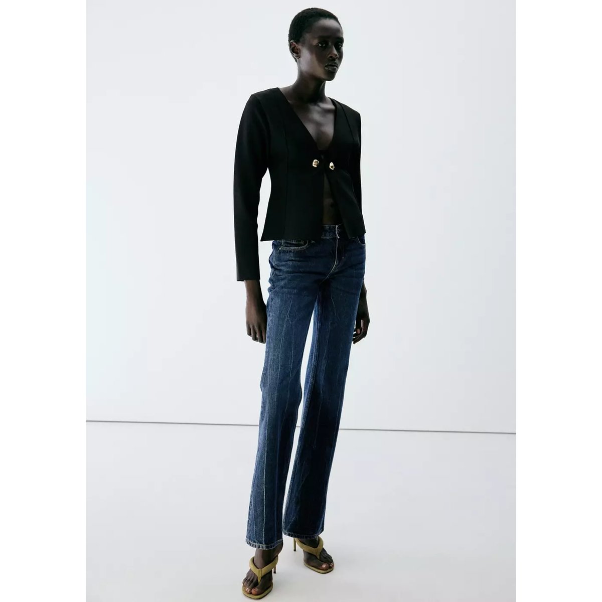 Veste en maille boutons bijoux noir, MANGO