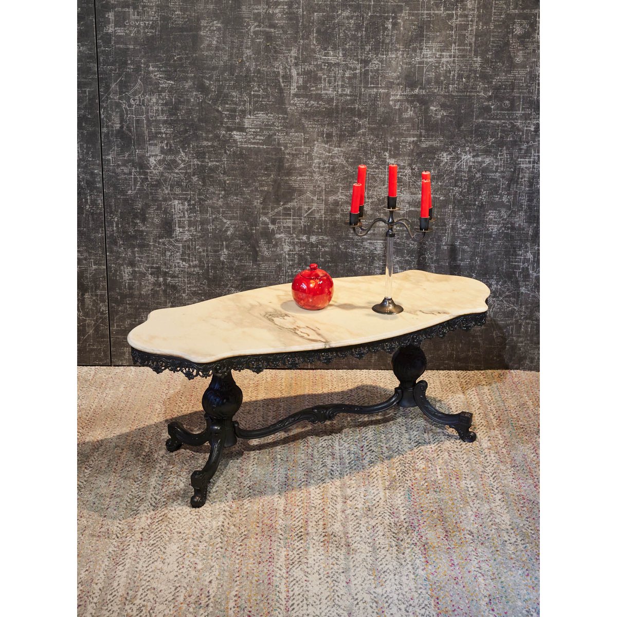 Table basse en marbre relookée Léonie N°1157 - Bon état noir, DEBONGOUT