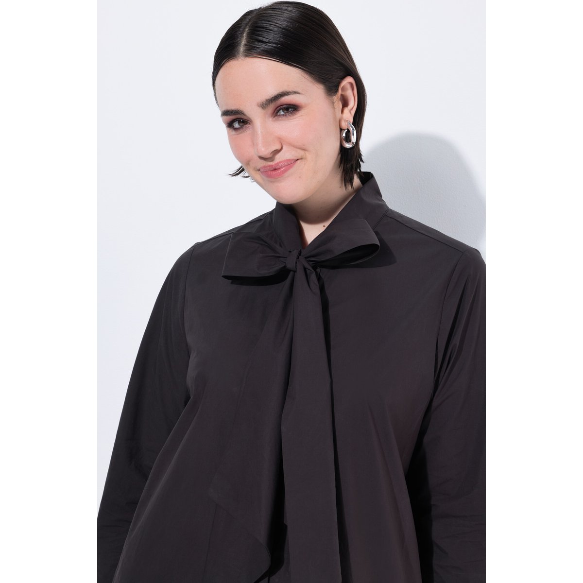 Blouse à lavallière noir, ULLA POPKEN
