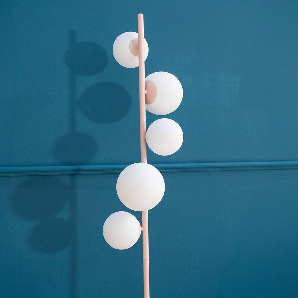 Marion 5-Light Floor Lamp in Blush Pink pink, SO'HOME