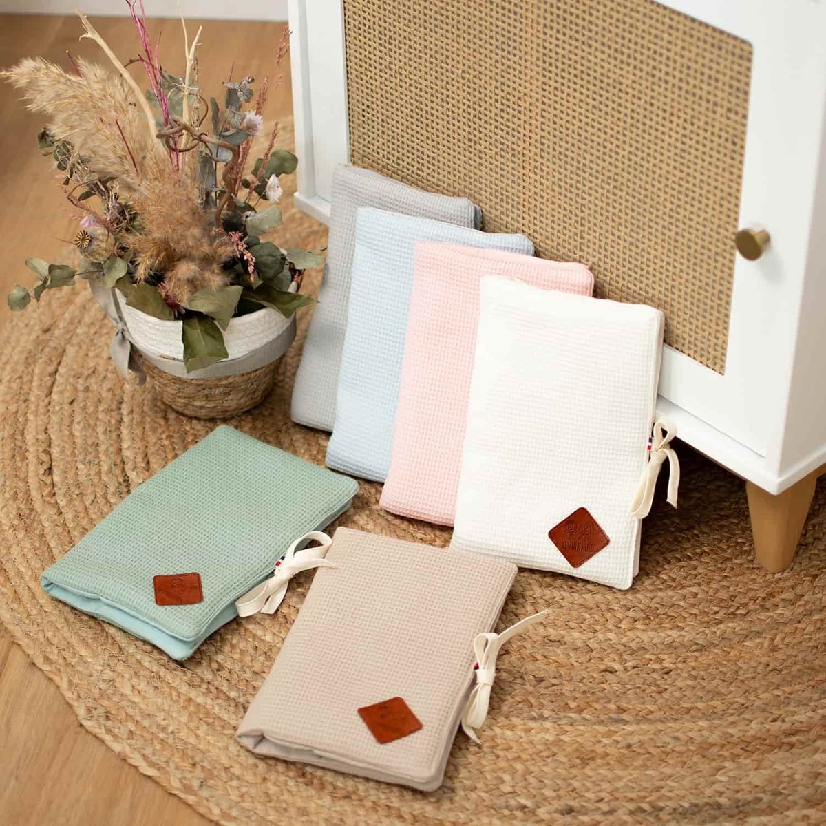 Protège carnet de santé en nid d'abeille LUNA écru, SEVIRA KIDS