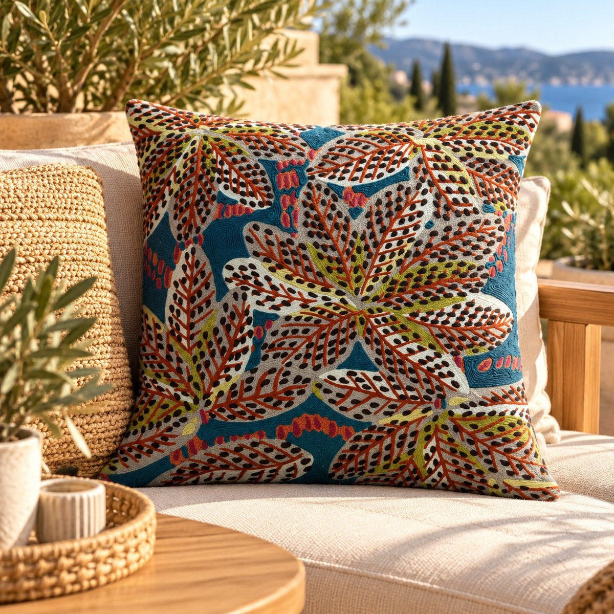 Coussin brodé Aube Sereine petrole, EDEN