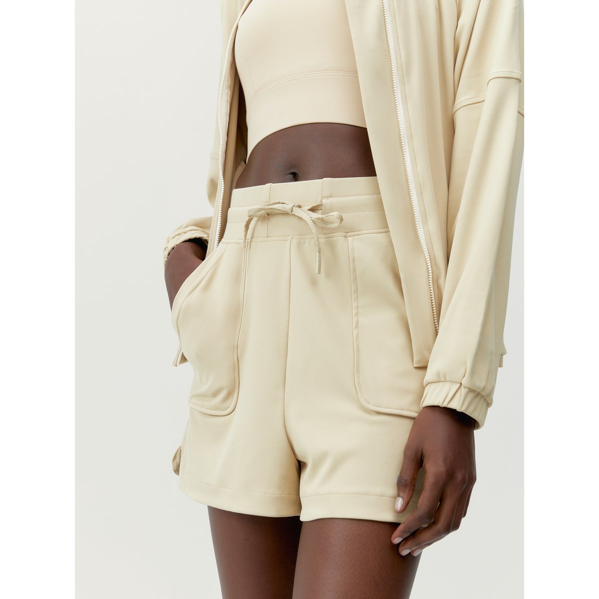 Short Recovery Regular Performance LEILA beige, BORN