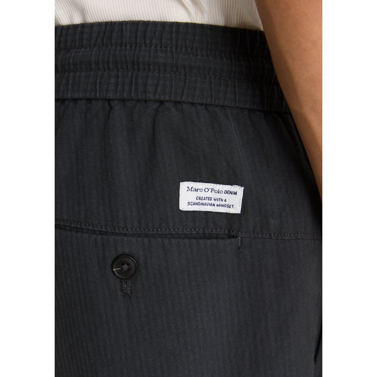 Pantalon en seersucker regular en pur coton bio bleu foncé, MARC O’POLO DENIM