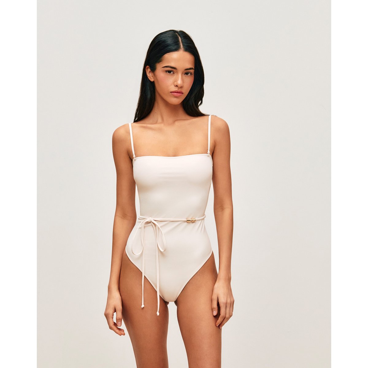 Maillot de bain une pièce avec ceinture et bijou doré BROWNINIZ creme, UNDIZ